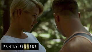 Obiteljske Grešnici Kit Mercer - Tko je zapravo glavni