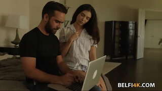 Slutty শ্যামাঙ্গিনী একটি বড় মোরগ প্রয়োজন প্রসারিত তার ভগ