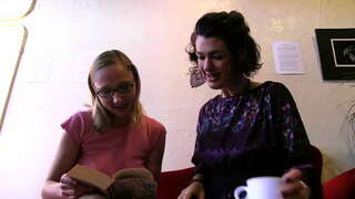 ���ಾರ್ಡ್ ಕೋರ್ ಬಾಯಿಯಿಂದ ಜುಂಬು - ಕೂದಲಿನ ಪೊದೆ