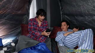 Пышная кугар забита коротышами в тройке до окончания