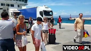 Sex gratuit-filme - între feribotul și hotel - acționează Sarah [ transport ]