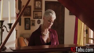 Muller Na Casa Xogar Cando O Home Está Fóra - Ryan Keely, Gina Valentina